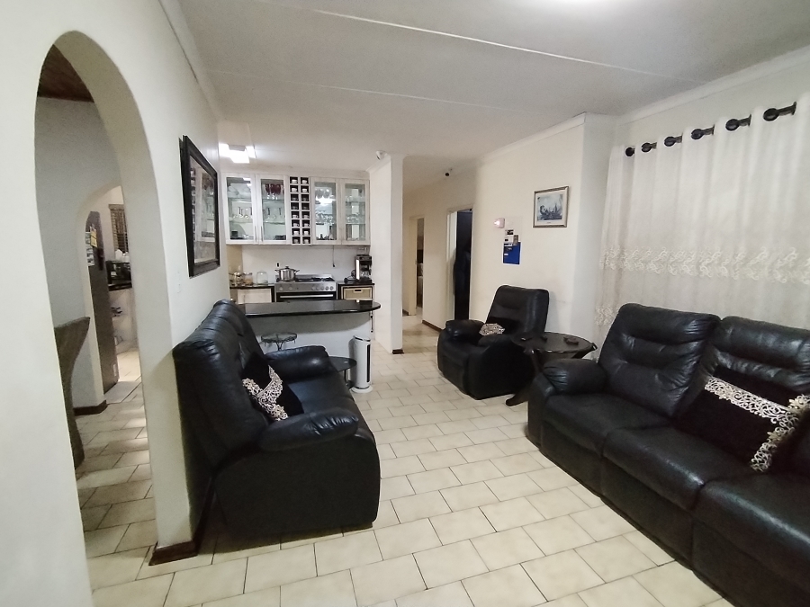 4 Bedroom Property for Sale in Sunset View KwaZulu-Natal