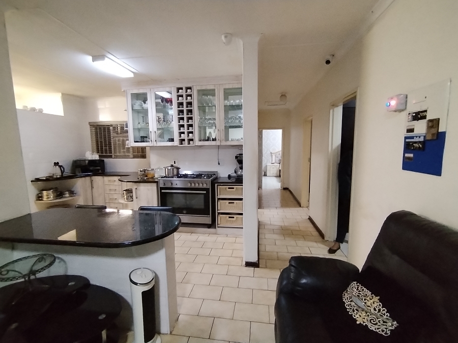 4 Bedroom Property for Sale in Sunset View KwaZulu-Natal