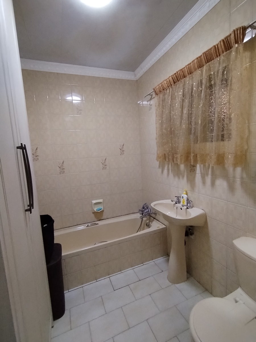 4 Bedroom Property for Sale in Sunset View KwaZulu-Natal