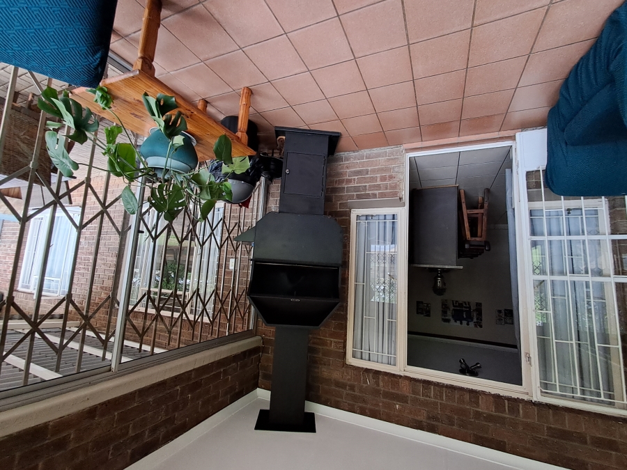 5 Bedroom Property for Sale in Aviary Hill KwaZulu-Natal