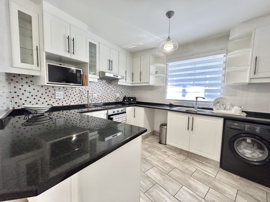 To Let 3 Bedroom Property for Rent in Shakas Rock KwaZulu-Natal