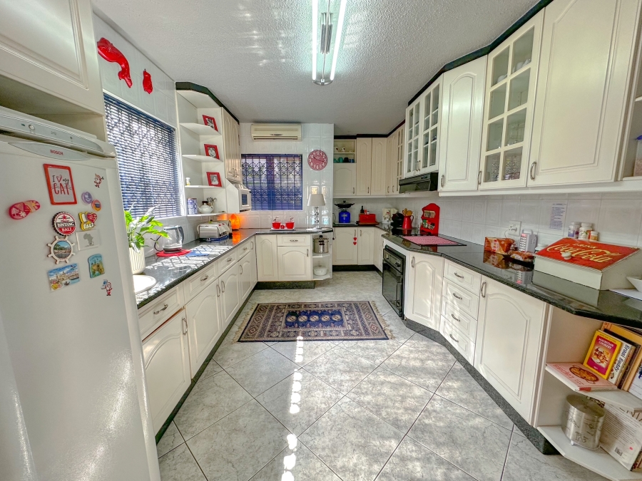 5 Bedroom Property for Sale in Kildare KwaZulu-Natal