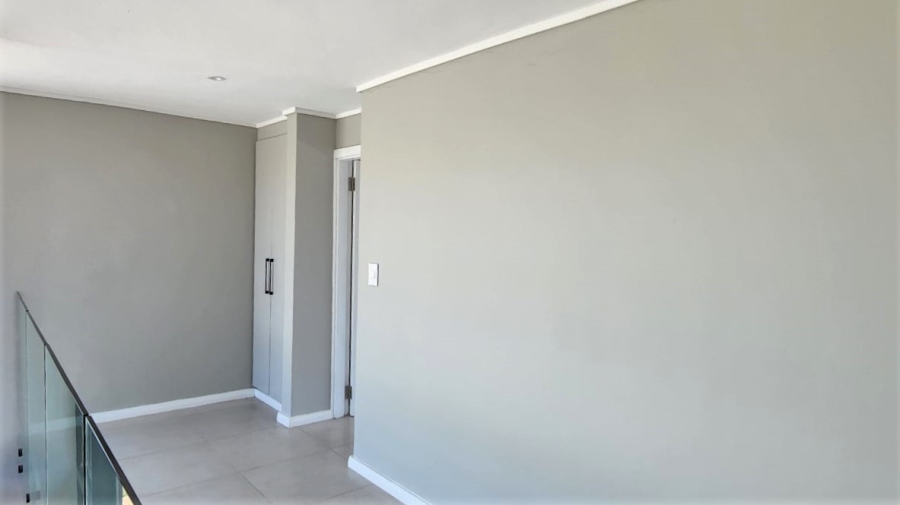 To Let 4 Bedroom Property for Rent in Palm Lakes Estate KwaZulu-Natal