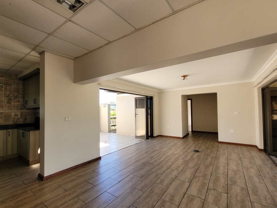 To Let 4 Bedroom Property for Rent in Palm Lakes Estate KwaZulu-Natal