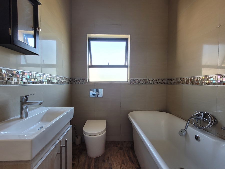 To Let 4 Bedroom Property for Rent in Palm Lakes Estate KwaZulu-Natal