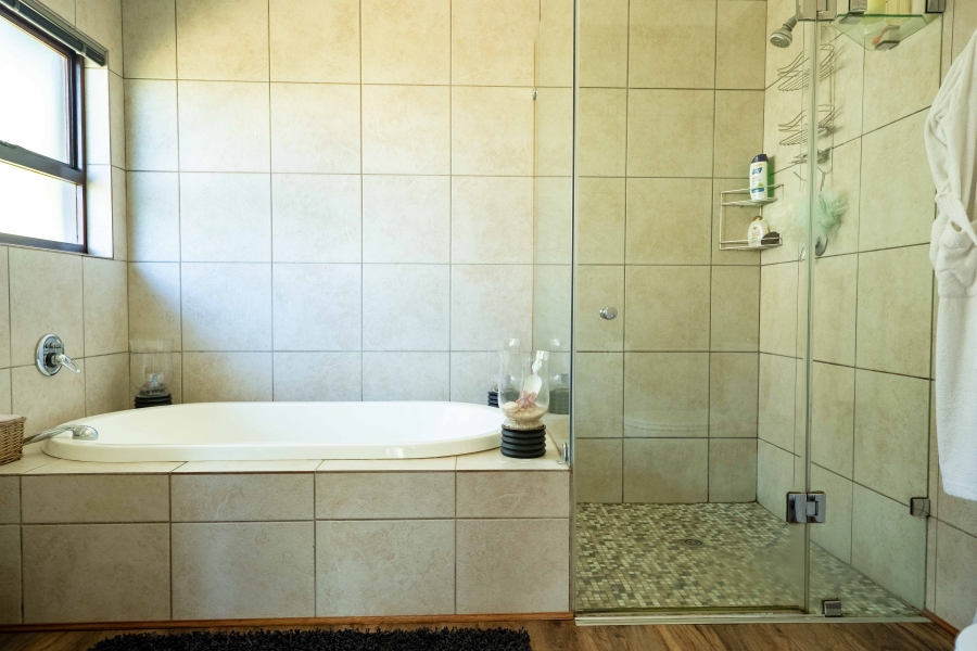 4 Bedroom Property for Sale in Kirtlington Park KwaZulu-Natal