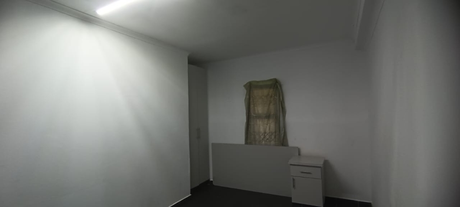 To Let 1 Bedroom Property for Rent in Bluff KwaZulu-Natal