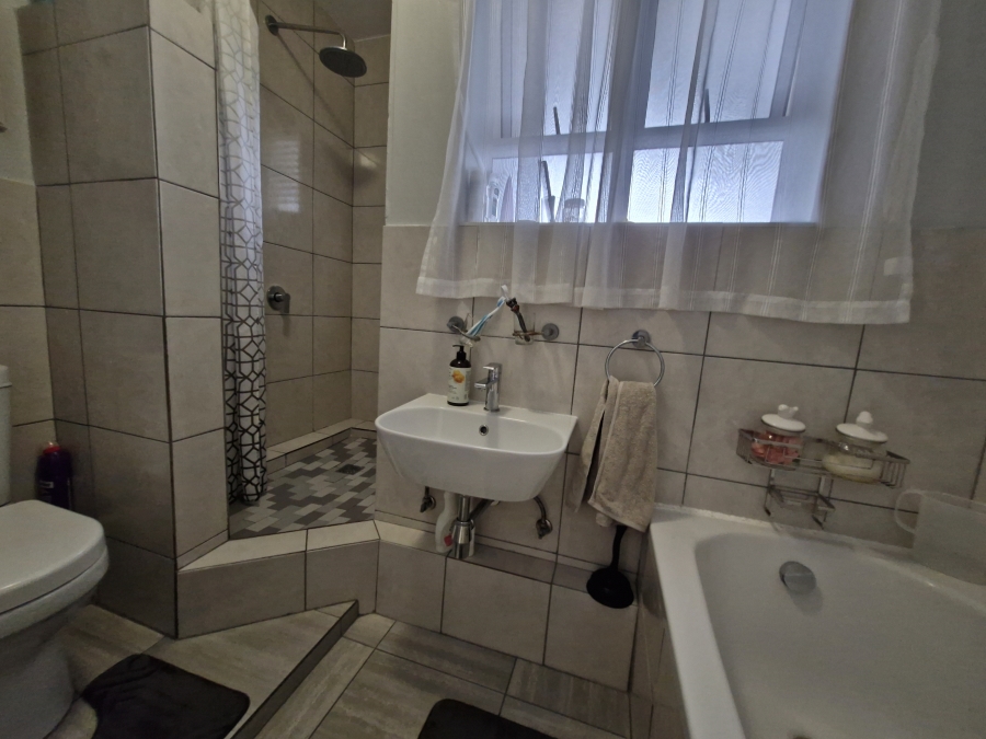 2 Bedroom Property for Sale in Northdene KwaZulu-Natal