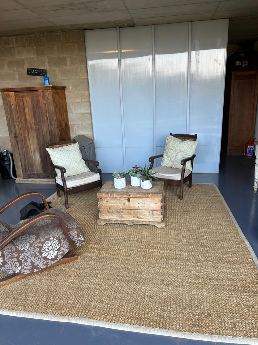 To Let 1 Bedroom Property for Rent in Kloof KwaZulu-Natal