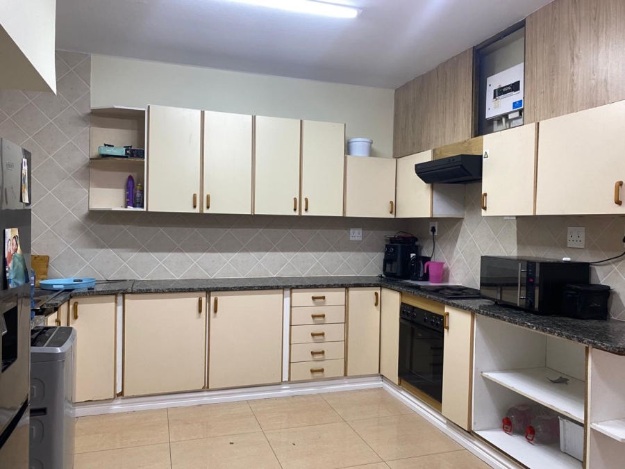 To Let 2 Bedroom Property for Rent in Glenwood KwaZulu-Natal