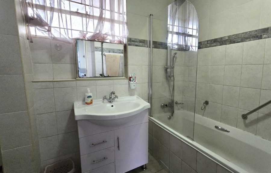 2 Bedroom Property for Sale in Pinetown KwaZulu-Natal
