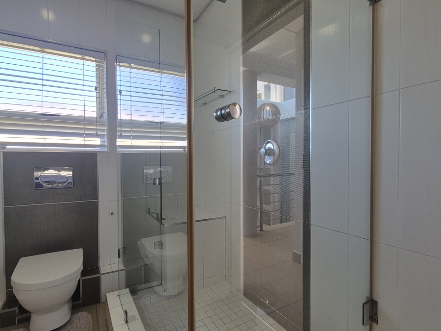 5 Bedroom Property for Sale in Tinley Manor KwaZulu-Natal