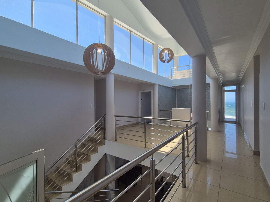 5 Bedroom Property for Sale in Tinley Manor KwaZulu-Natal