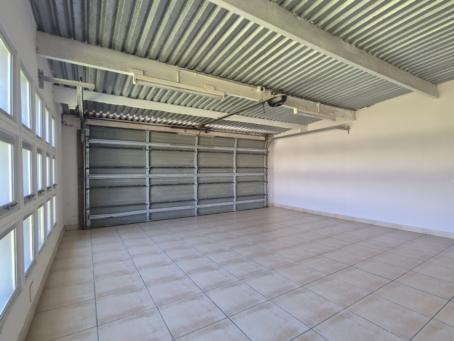 5 Bedroom Property for Sale in Tinley Manor KwaZulu-Natal