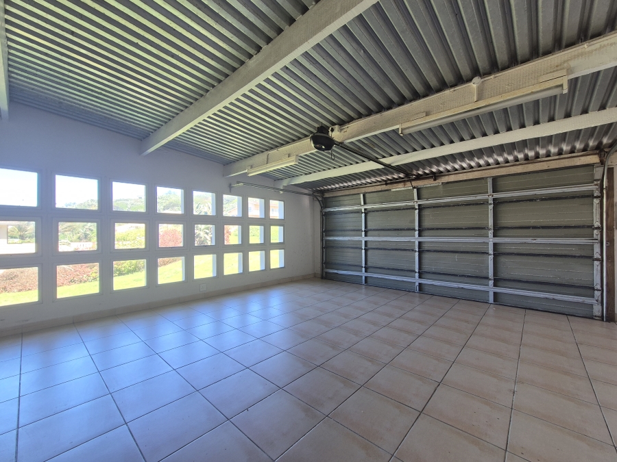 5 Bedroom Property for Sale in Tinley Manor KwaZulu-Natal