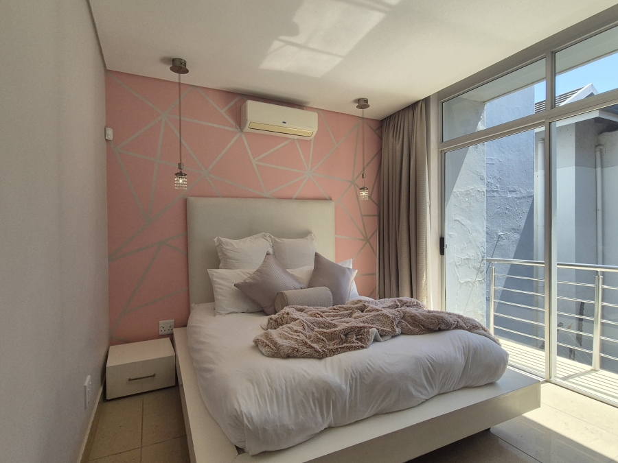 5 Bedroom Property for Sale in Tinley Manor KwaZulu-Natal