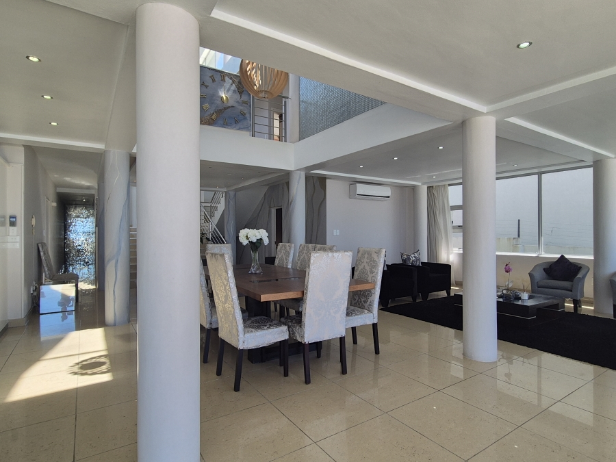 5 Bedroom Property for Sale in Tinley Manor KwaZulu-Natal