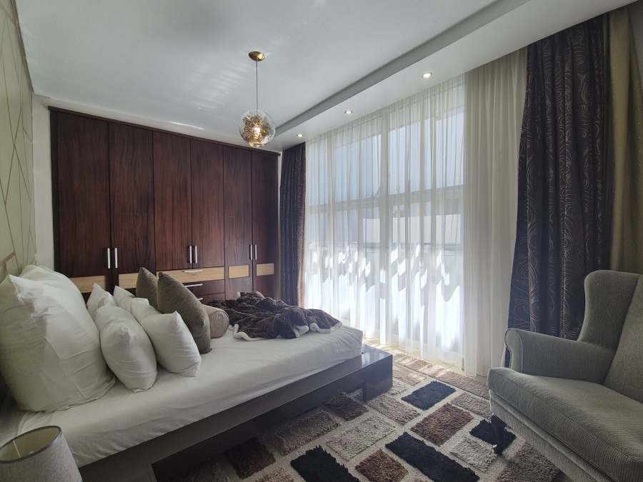 5 Bedroom Property for Sale in Tinley Manor KwaZulu-Natal