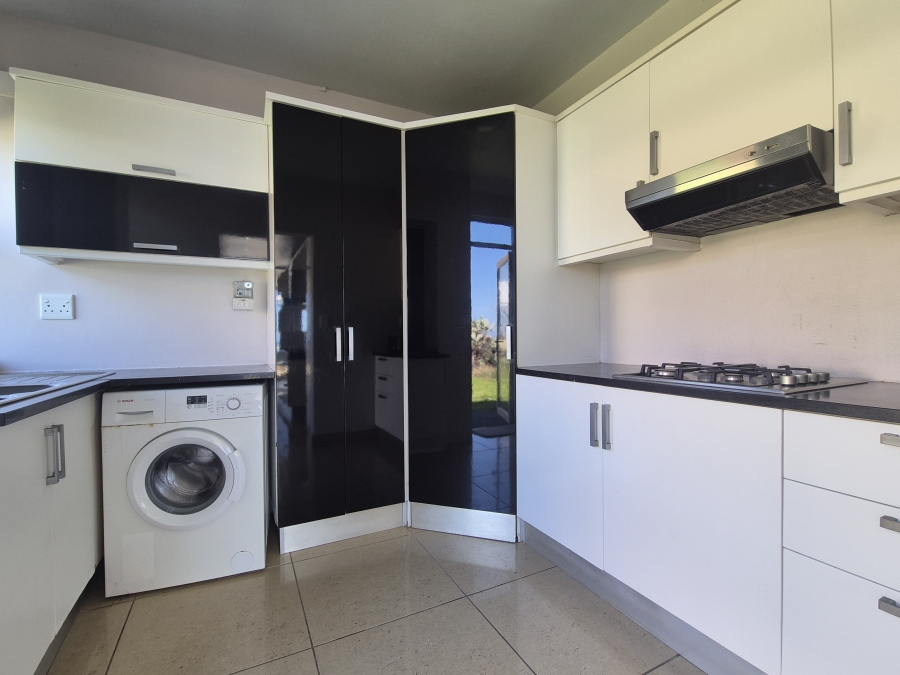5 Bedroom Property for Sale in Tinley Manor KwaZulu-Natal
