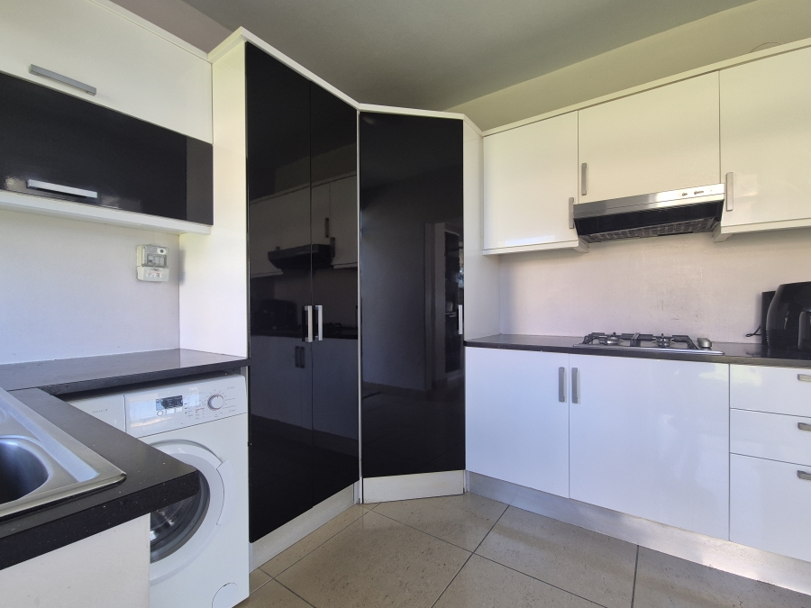 5 Bedroom Property for Sale in Tinley Manor KwaZulu-Natal