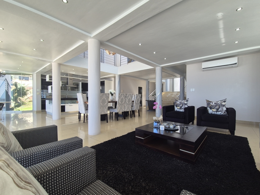 5 Bedroom Property for Sale in Tinley Manor KwaZulu-Natal