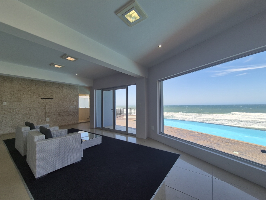 5 Bedroom Property for Sale in Tinley Manor KwaZulu-Natal