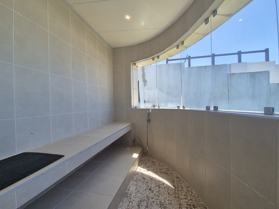 5 Bedroom Property for Sale in Tinley Manor KwaZulu-Natal