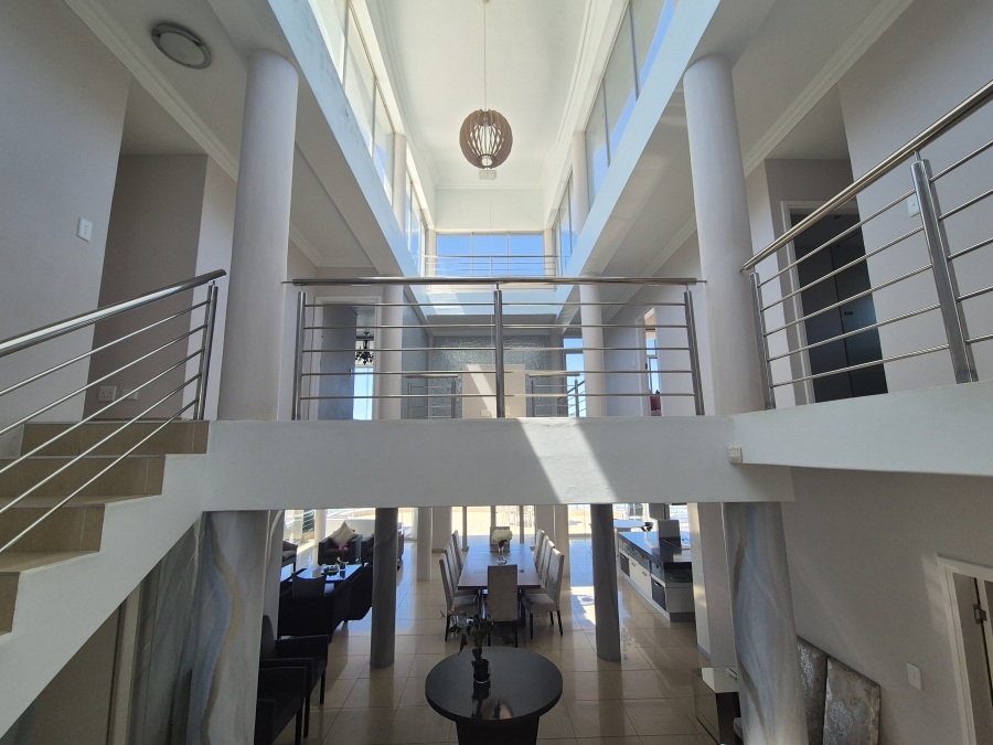 5 Bedroom Property for Sale in Tinley Manor KwaZulu-Natal
