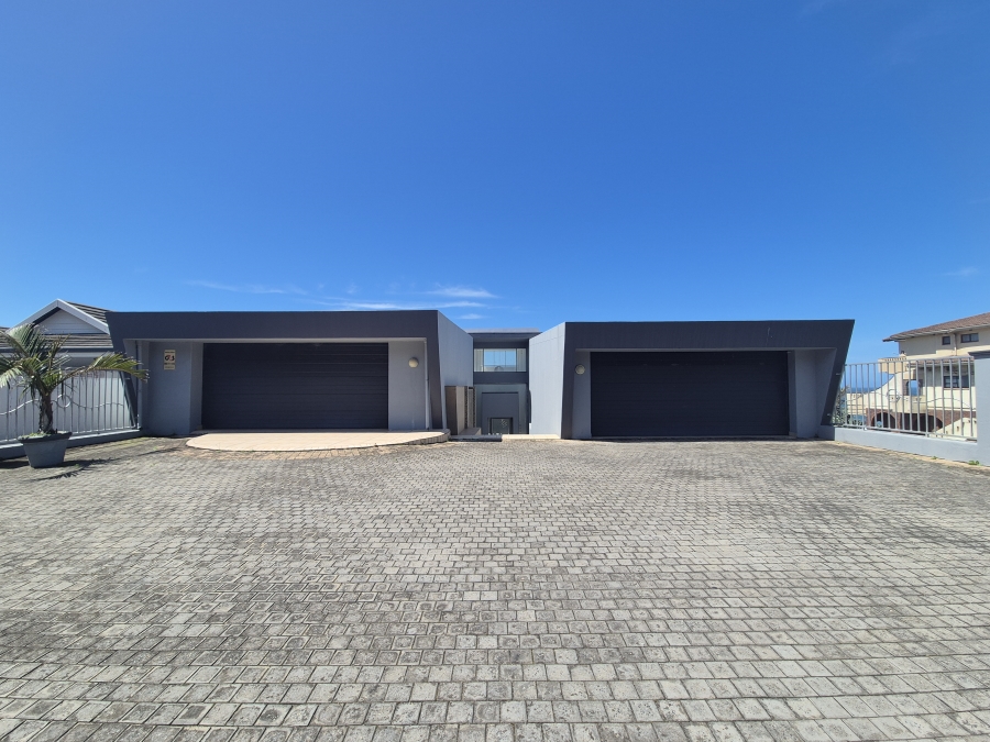 5 Bedroom Property for Sale in Tinley Manor KwaZulu-Natal