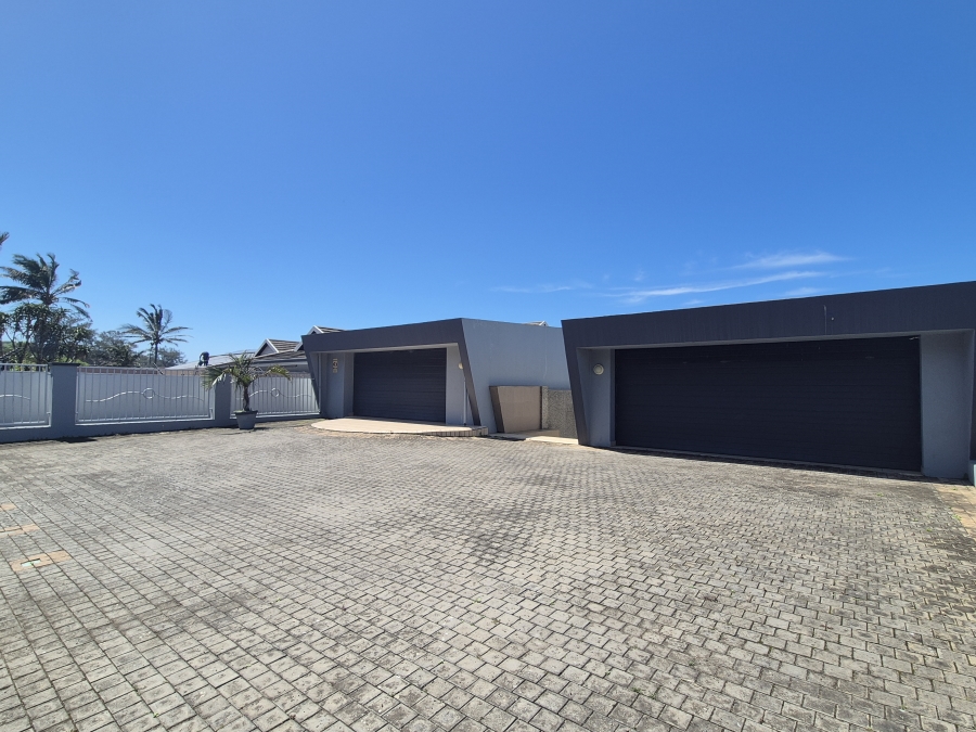 5 Bedroom Property for Sale in Tinley Manor KwaZulu-Natal