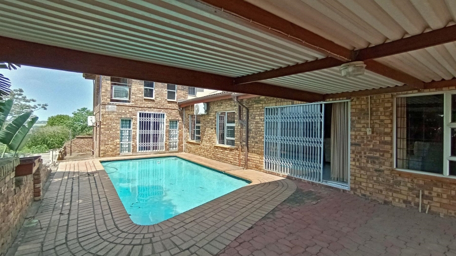 5 Bedroom Property for Sale in Orient Heights KwaZulu-Natal