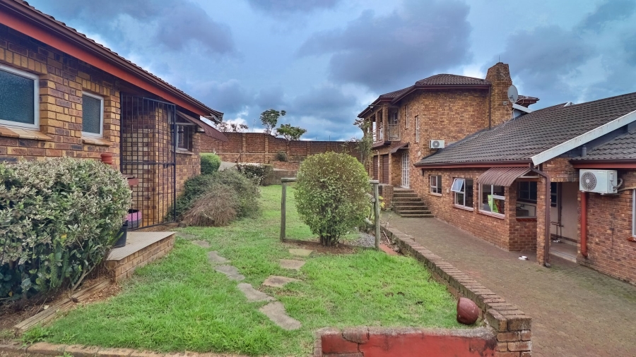 5 Bedroom Property for Sale in Orient Heights KwaZulu-Natal