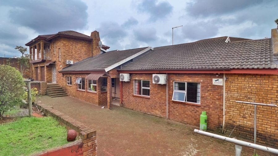 5 Bedroom Property for Sale in Orient Heights KwaZulu-Natal