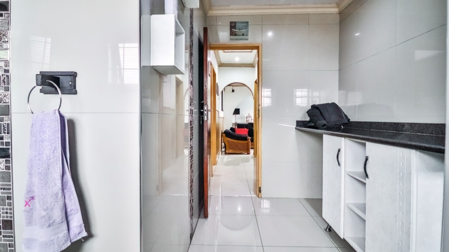 5 Bedroom Property for Sale in Orient Heights KwaZulu-Natal