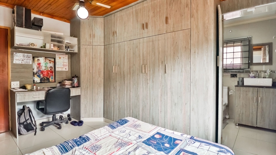 5 Bedroom Property for Sale in Orient Heights KwaZulu-Natal