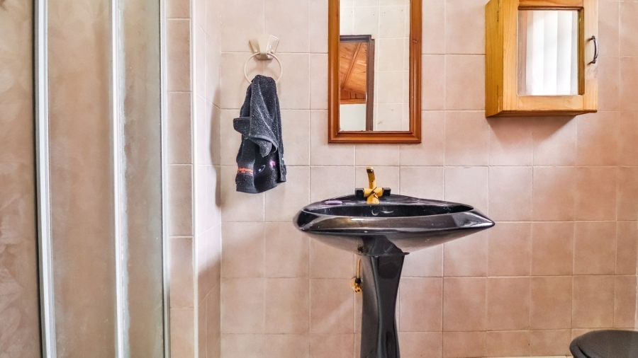 5 Bedroom Property for Sale in Orient Heights KwaZulu-Natal