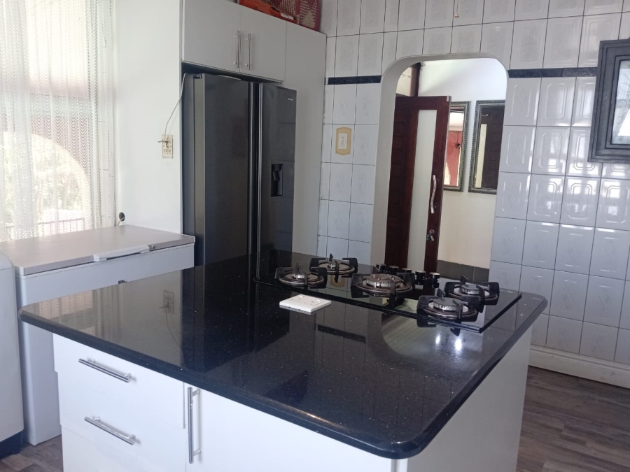 7 Bedroom Property for Sale in Amanzimtoti KwaZulu-Natal