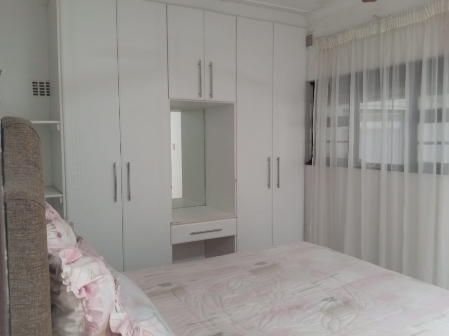 7 Bedroom Property for Sale in Amanzimtoti KwaZulu-Natal