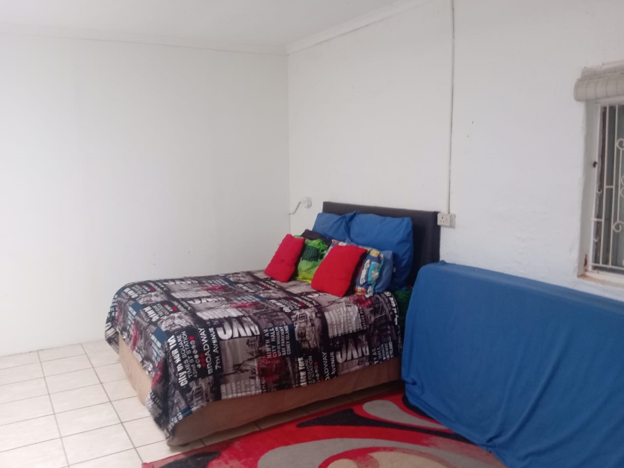 7 Bedroom Property for Sale in Amanzimtoti KwaZulu-Natal