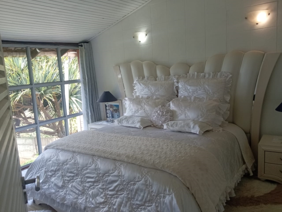 7 Bedroom Property for Sale in Amanzimtoti KwaZulu-Natal