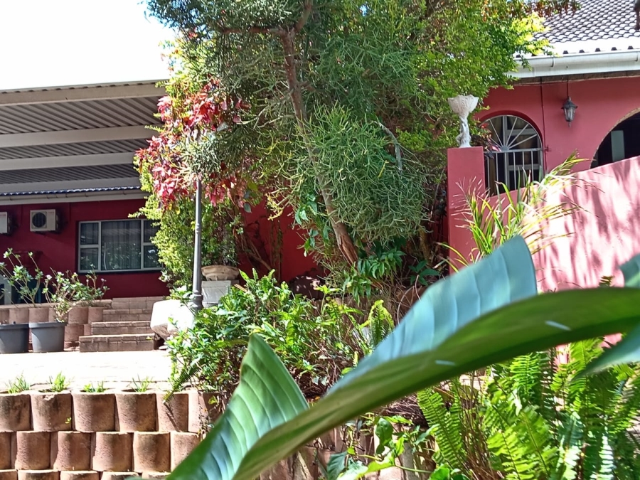 7 Bedroom Property for Sale in Amanzimtoti KwaZulu-Natal