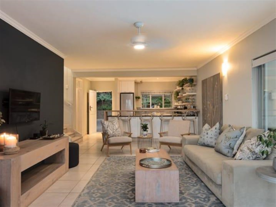To Let 4 Bedroom Property for Rent in Shakas Rock KwaZulu-Natal