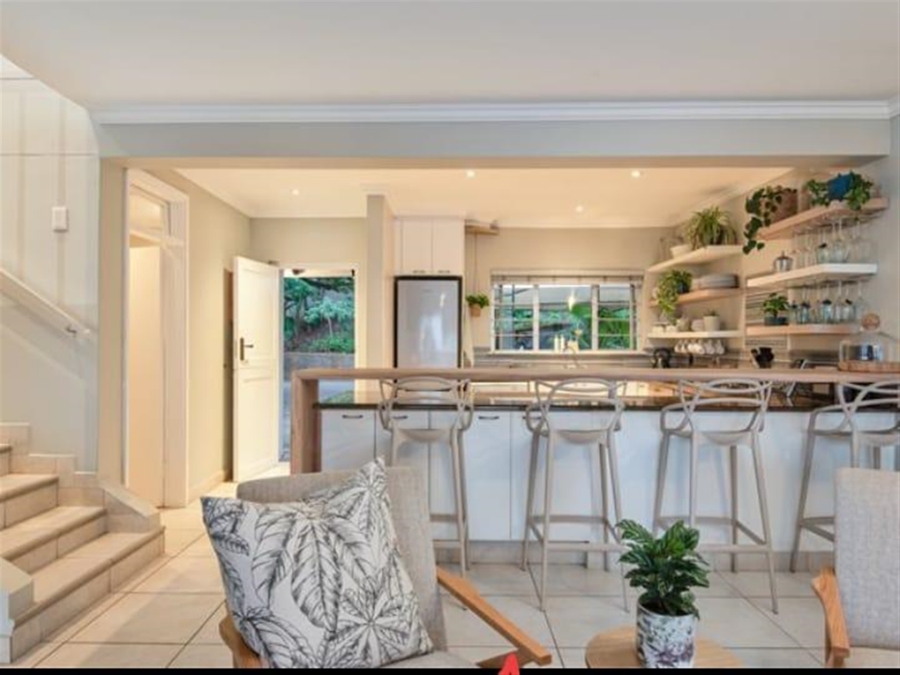 To Let 4 Bedroom Property for Rent in Shakas Rock KwaZulu-Natal