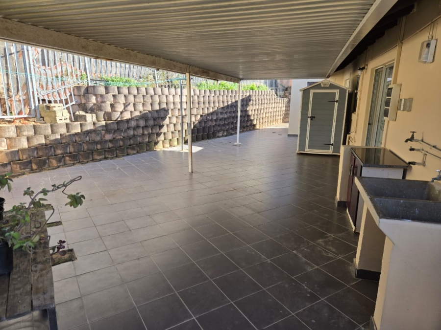 3 Bedroom Property for Sale in Centenary Park KwaZulu-Natal