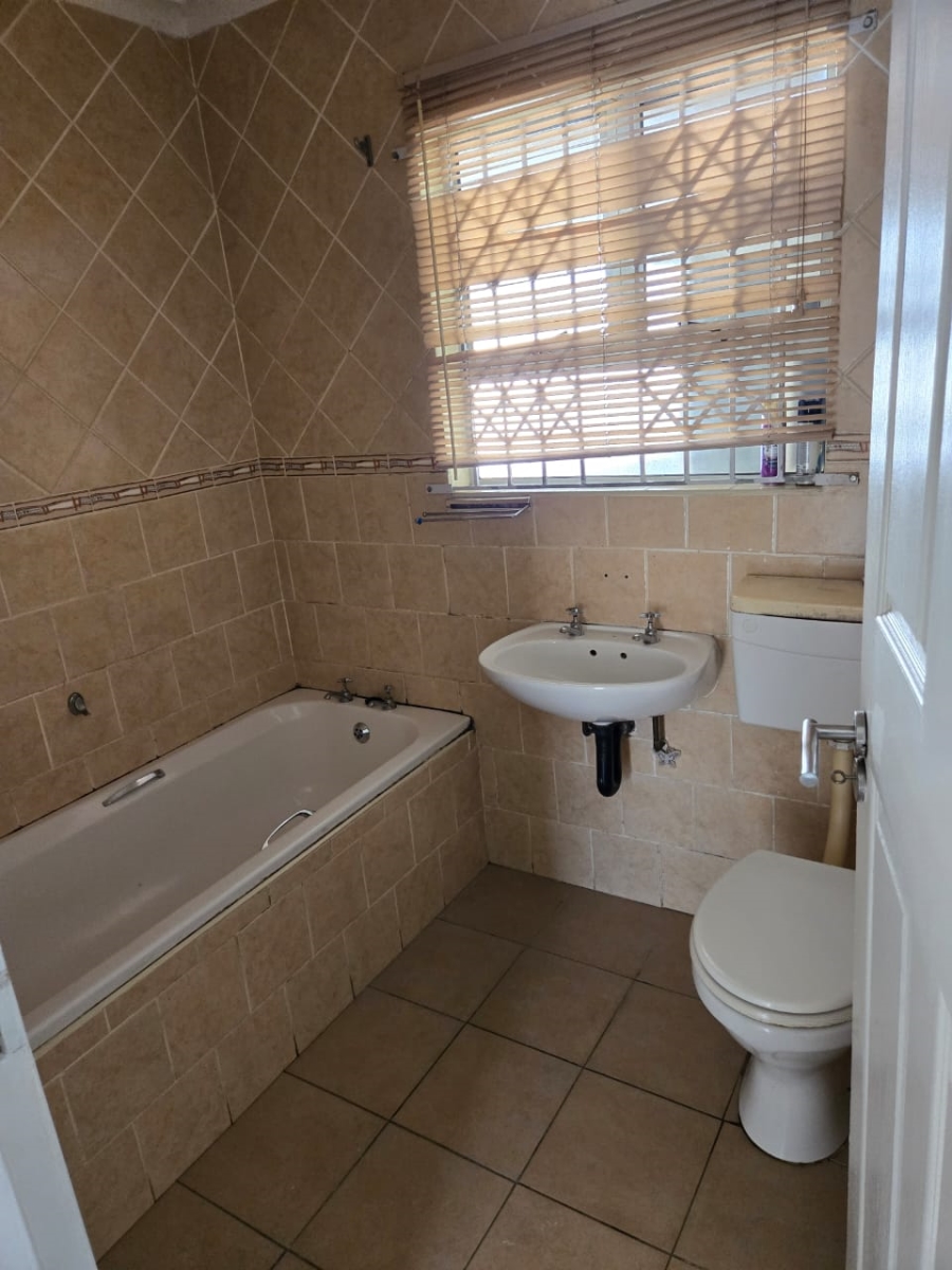 3 Bedroom Property for Sale in Centenary Park KwaZulu-Natal