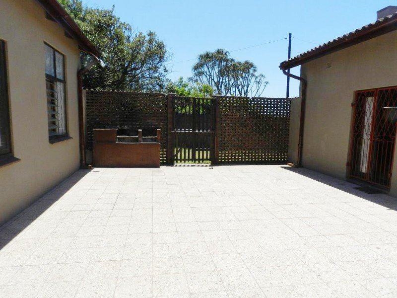6 Bedroom Property for Sale in Tugela Mouth KwaZulu-Natal