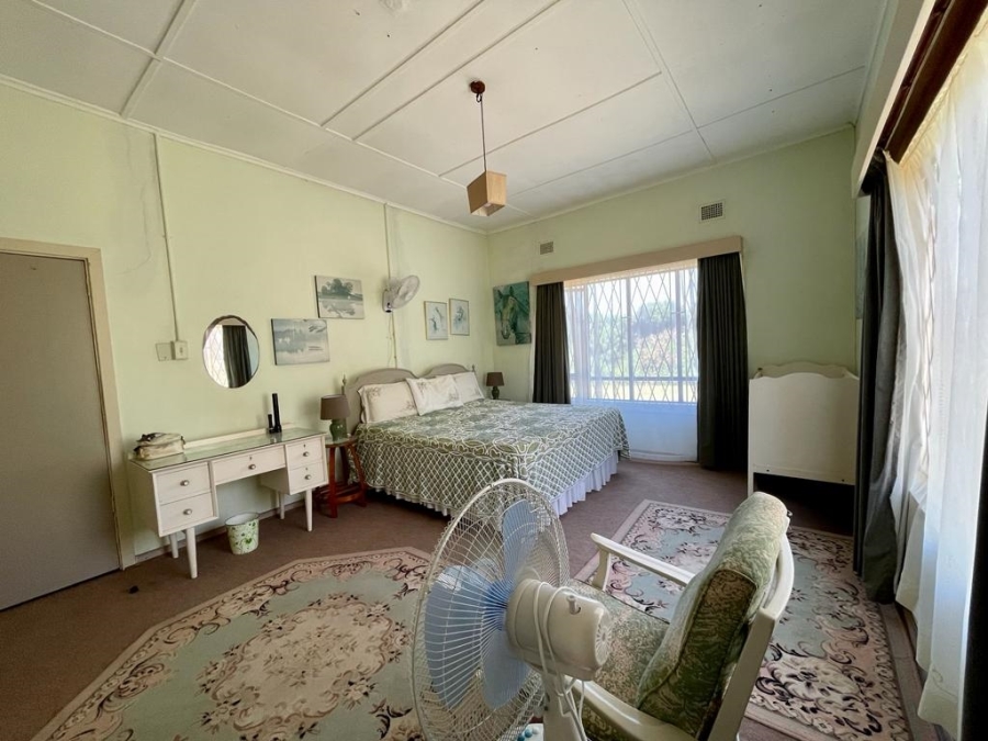 6 Bedroom Property for Sale in Tugela Mouth KwaZulu-Natal