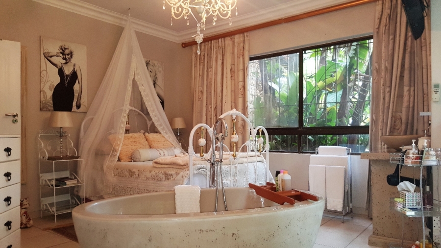 6 Bedroom Property for Sale in Meer En See KwaZulu-Natal