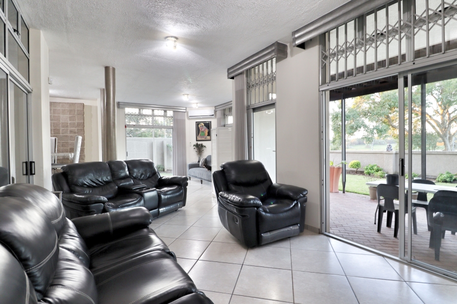 4 Bedroom Property for Sale in Meer En See KwaZulu-Natal