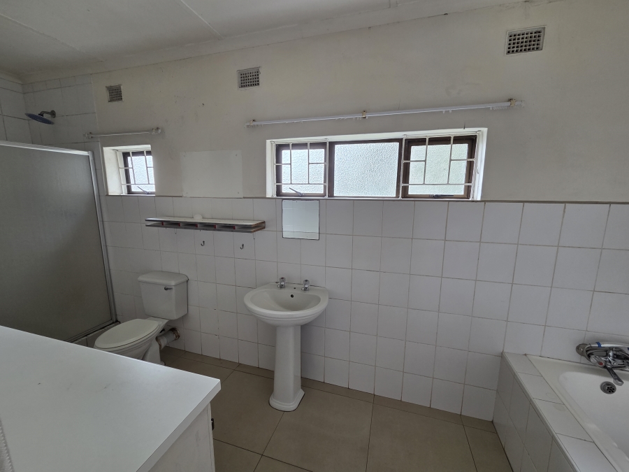 5 Bedroom Property for Sale in Bluff KwaZulu-Natal